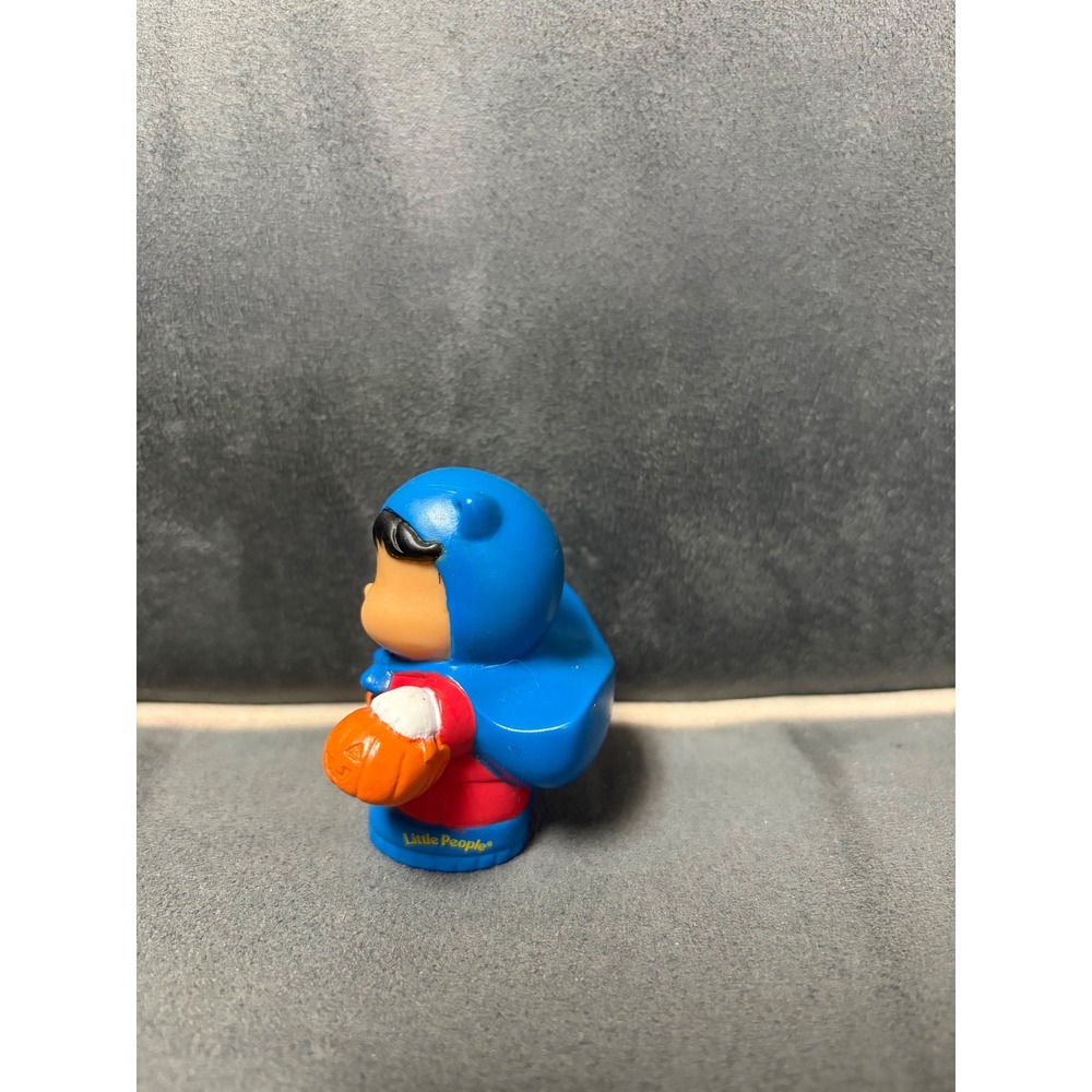 Fisher Price Little People Halloween Superhero Roberto Figure Flashlight Pumpkin - Picture 4 of 5
